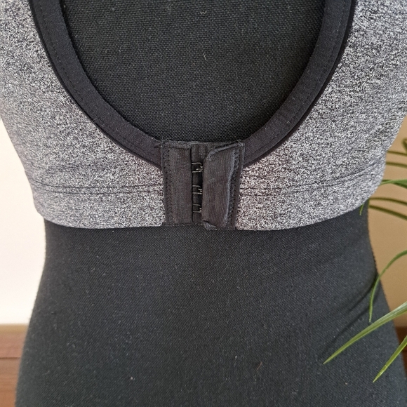 Victoria' Secret Sports Bra 36DD Grey Black Bra Activewear Strappy Gym VSX - Picture 8 of 15